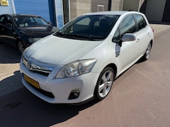 Toyota Auris - 1.8 Full Hybrid Business 2011 Nieuwe APK Navigatie 2e eigenaar met alle boekjes en de NAP