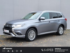 Mitsubishi Outlander - 2.4 PHEV Intense / Dealeronderhouden / Fabrieksgarantie / 1.500 kg trekgewicht / Winterwie