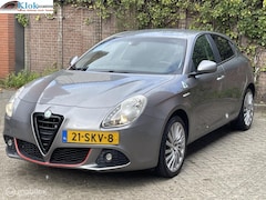 Alfa Romeo Giulietta - 1.4 T Distinctive NAP Automaat Distr VV