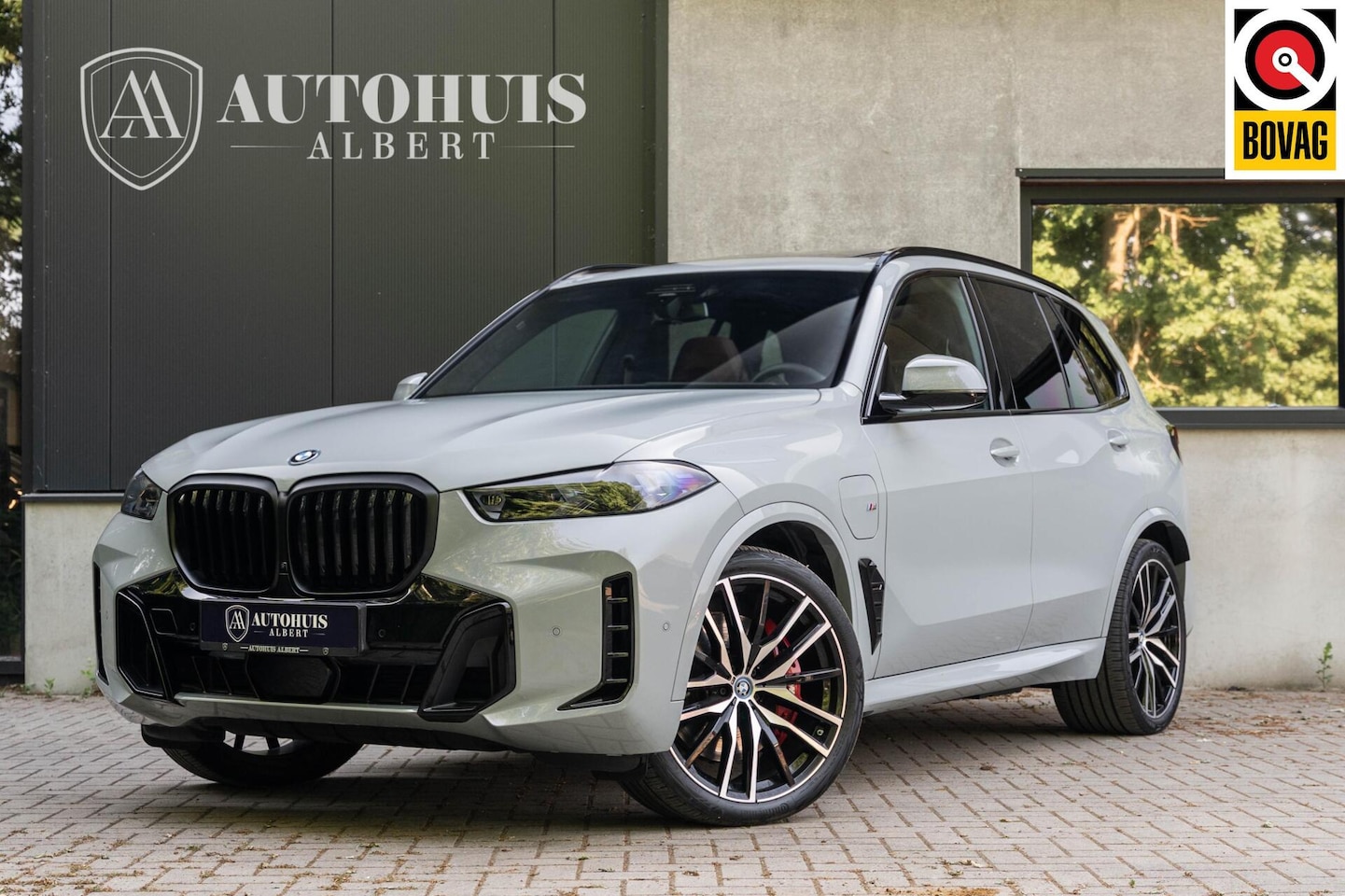 BMW X5 - xDrive50e M Sport Pro M Perf. Seats B&W Massage 22'' - AutoWereld.nl