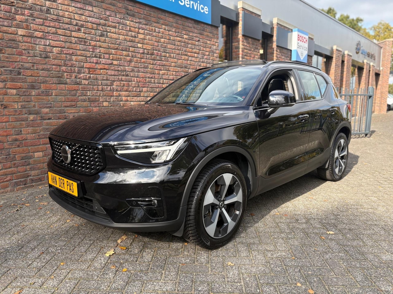 Volvo XC40 - 2.0 B3 Ultimate Dark|Panoramadak|LED|Stoel en Stuur verwarming| - AutoWereld.nl