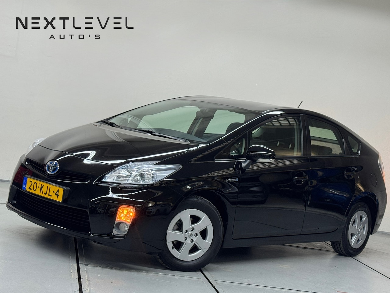 Toyota Prius - 1.8 Comfort Dealer Onderhouden Airco HUD - AutoWereld.nl