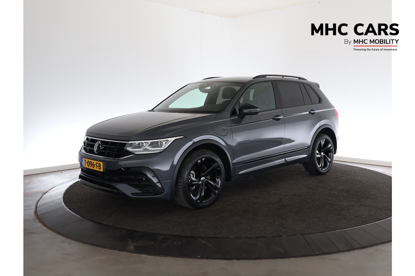 Volkswagen Tiguan - 1.4 TSI eHybrid R-Line Business | Black Style | Camera | Navi | DCC |* - AutoWereld.nl