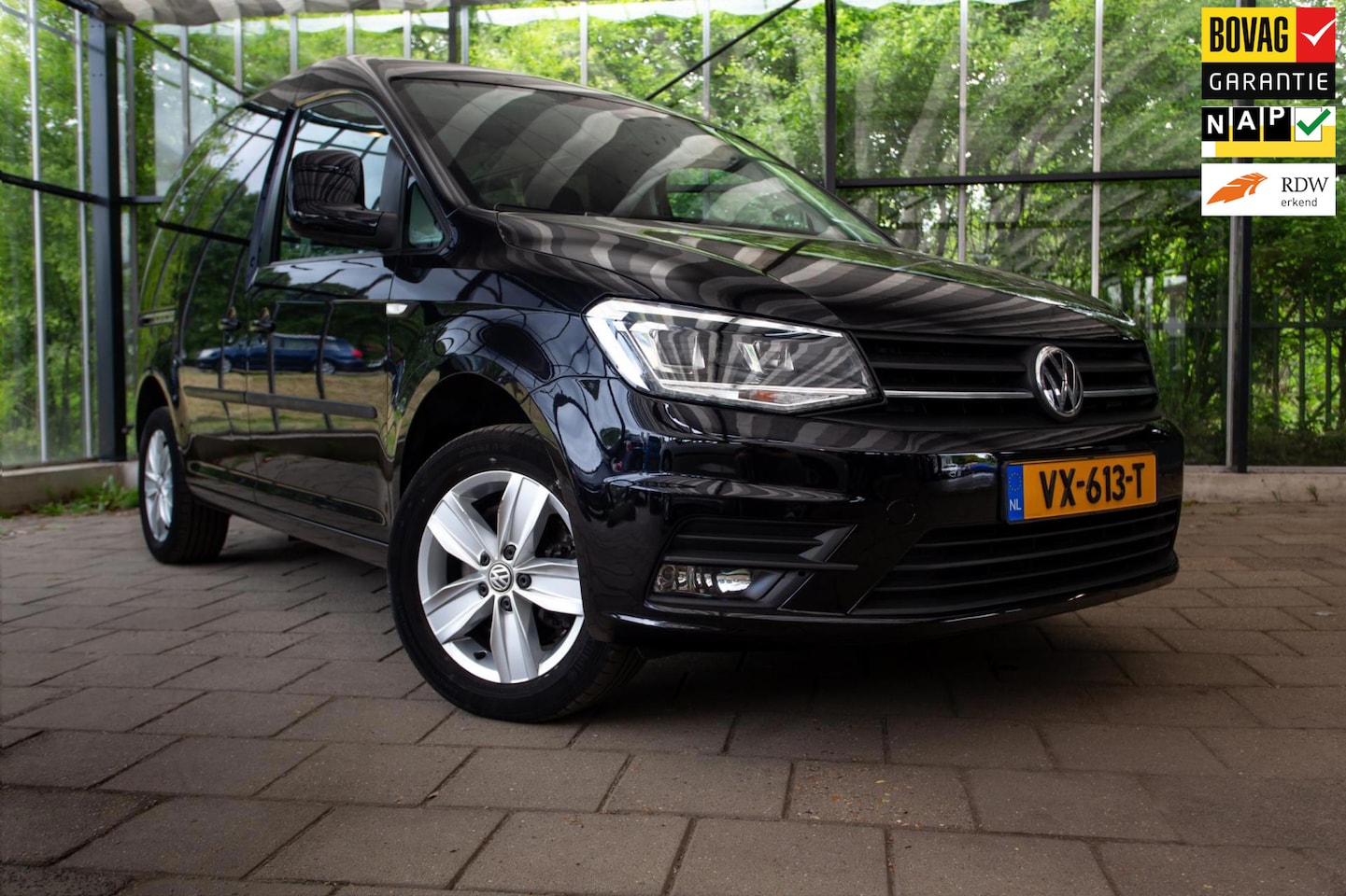 Volkswagen Caddy - 2.0 TDI Highline / DSG / 150PK / Leer / Add. Cruise control / Navi / LED / Rijklaarprijs! - AutoWereld.nl
