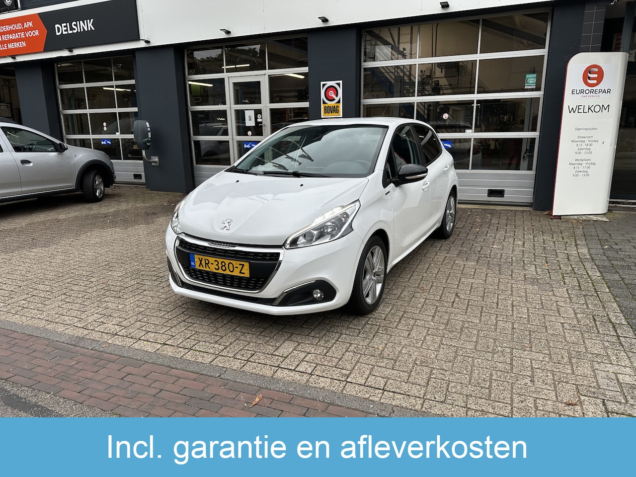 Peugeot 208 - 1.2 PureTech Signature All-in Prijs Cruise/Parkeer sensoren/Navi/Apple Carplay, Android au - AutoWereld.nl