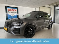 Volkswagen Touareg - 3.0 TSi 4MOTION R 462 PK / Panoramadak / Trekhaak / Black Style