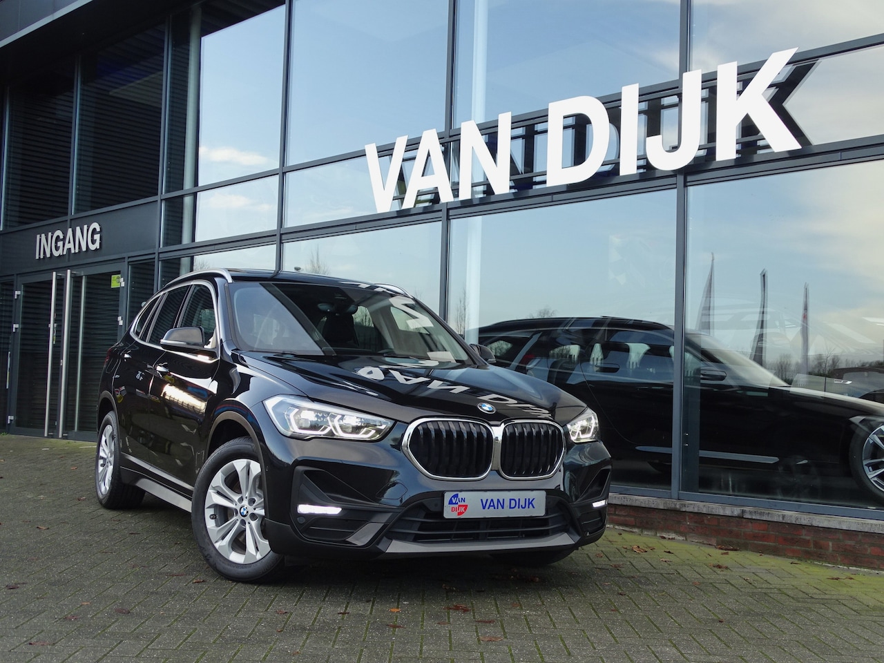 BMW X1 - xDrive25e Exe. Pano.Dak Camera Elek.Stoelen ADA.LED Head-up HiFi Apple CarPlay Nav.Plus 17 - AutoWereld.nl