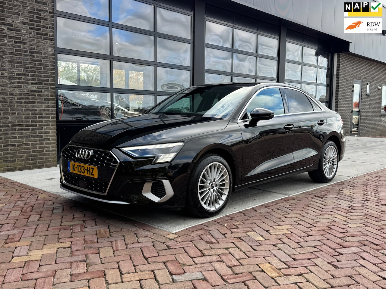 Audi A3 Limousine - 35 TFSI Business edition | Digi dash | Camera | Keyless | - AutoWereld.nl
