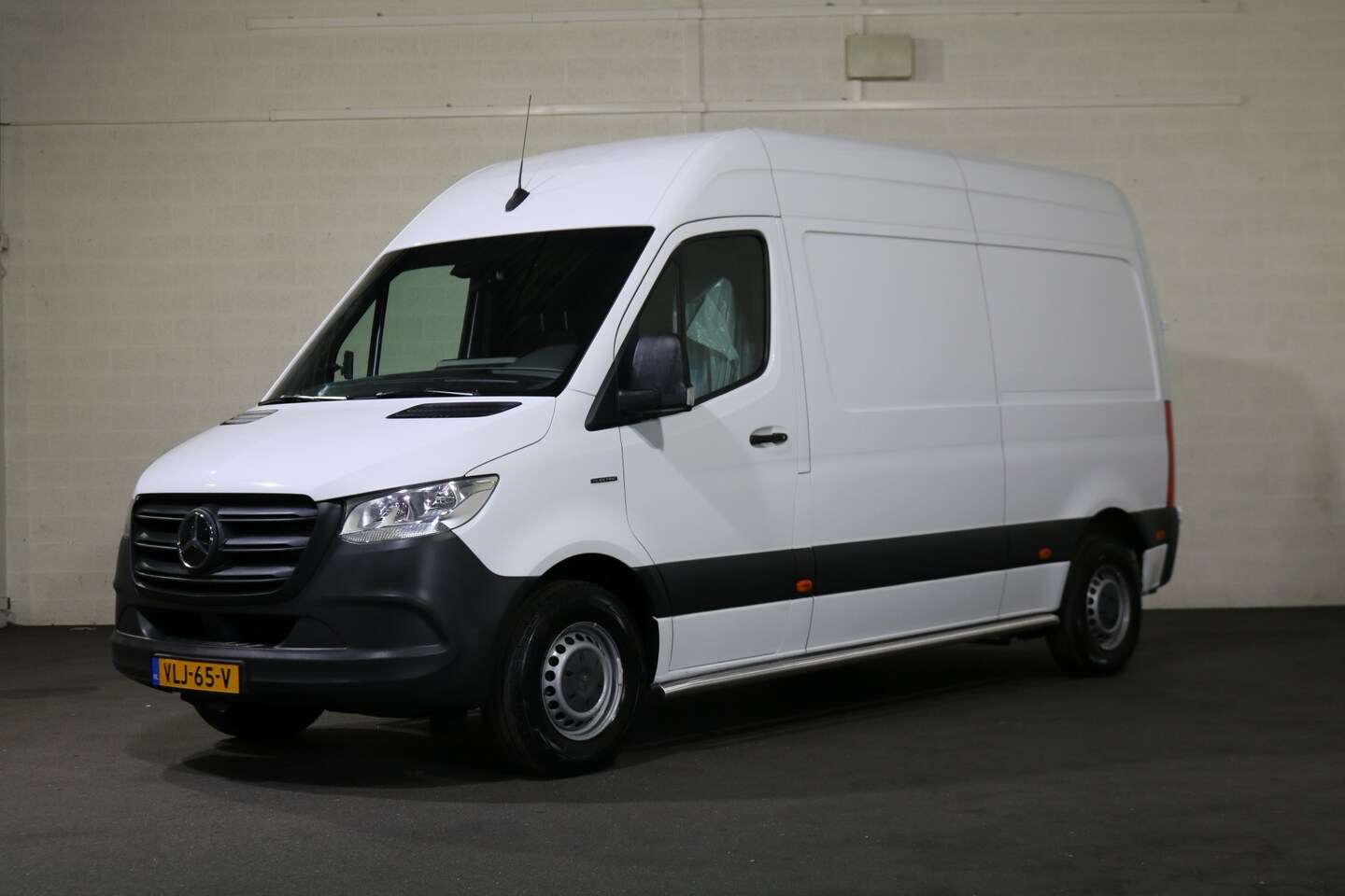 Mercedes-Benz eSprinter - L2 H2 55 kWh Airco 270gr Achterdeuren - AutoWereld.nl