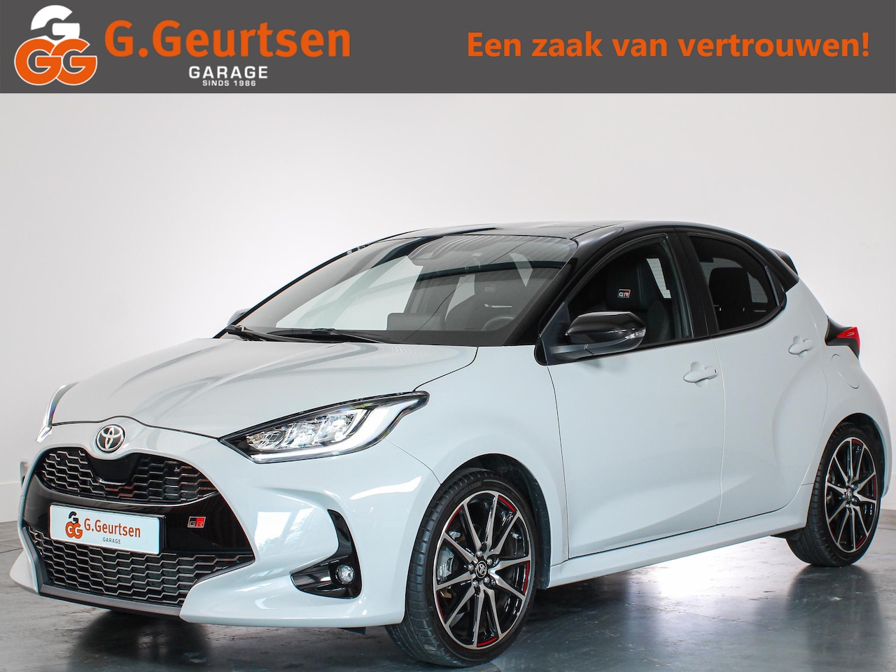 Toyota Yaris - 1.5 Hybrid GR Sport 1.5 Hybrid GR Sport, LED, Lane assist, JBL, Navigatie, 17dkm! - AutoWereld.nl