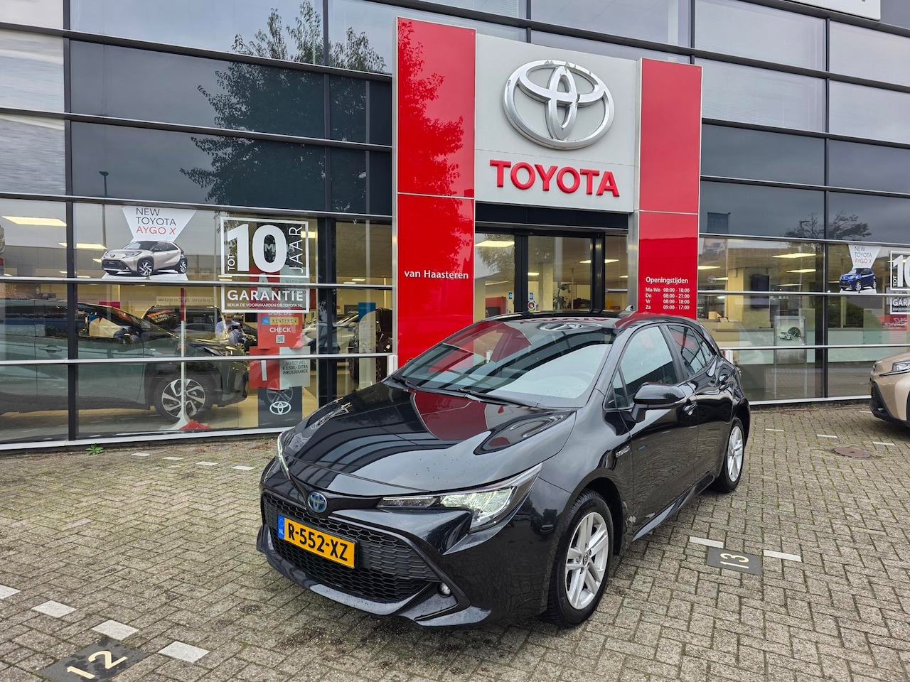 Toyota Corolla - 1.8 Hybrid 122pk CVT Active - AutoWereld.nl