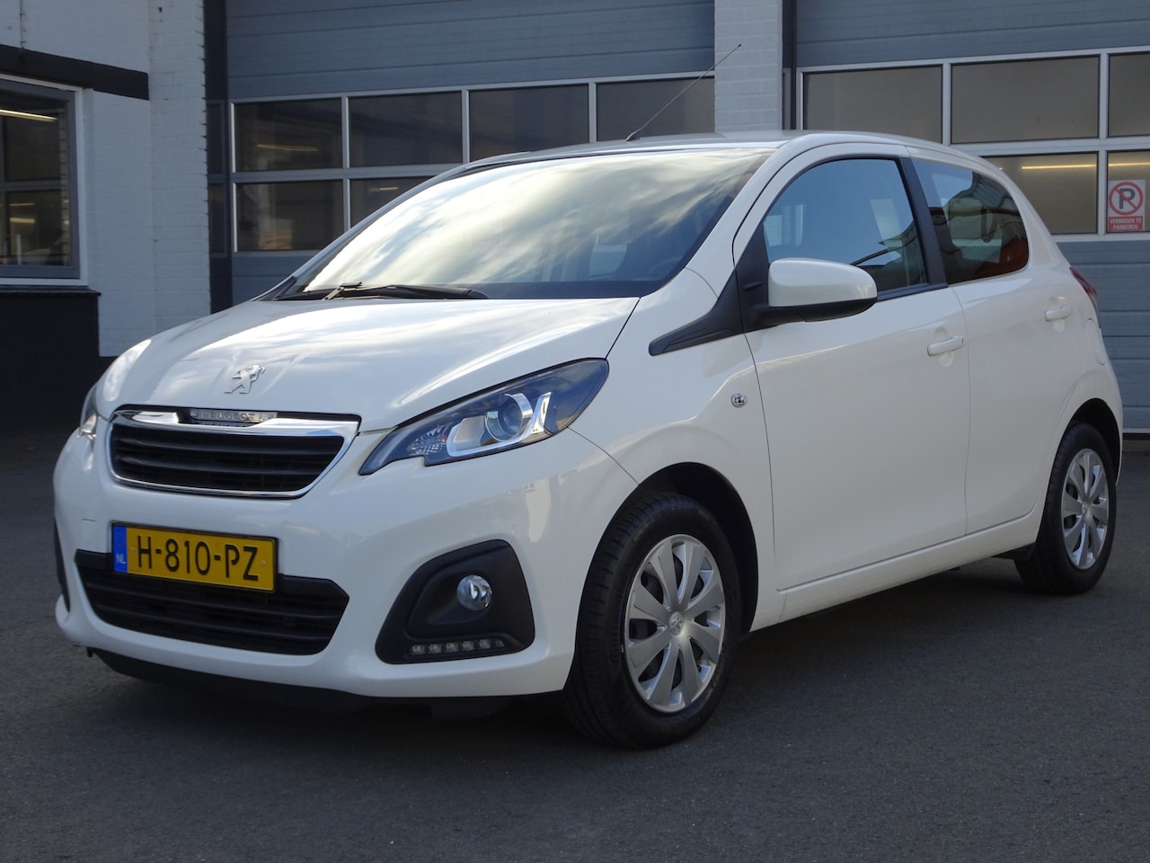 Peugeot 108 - 1.0 e-VTi Active Airco, elektrische ramen, centrale vergrendeling, telefoon voorbereiding, - AutoWereld.nl
