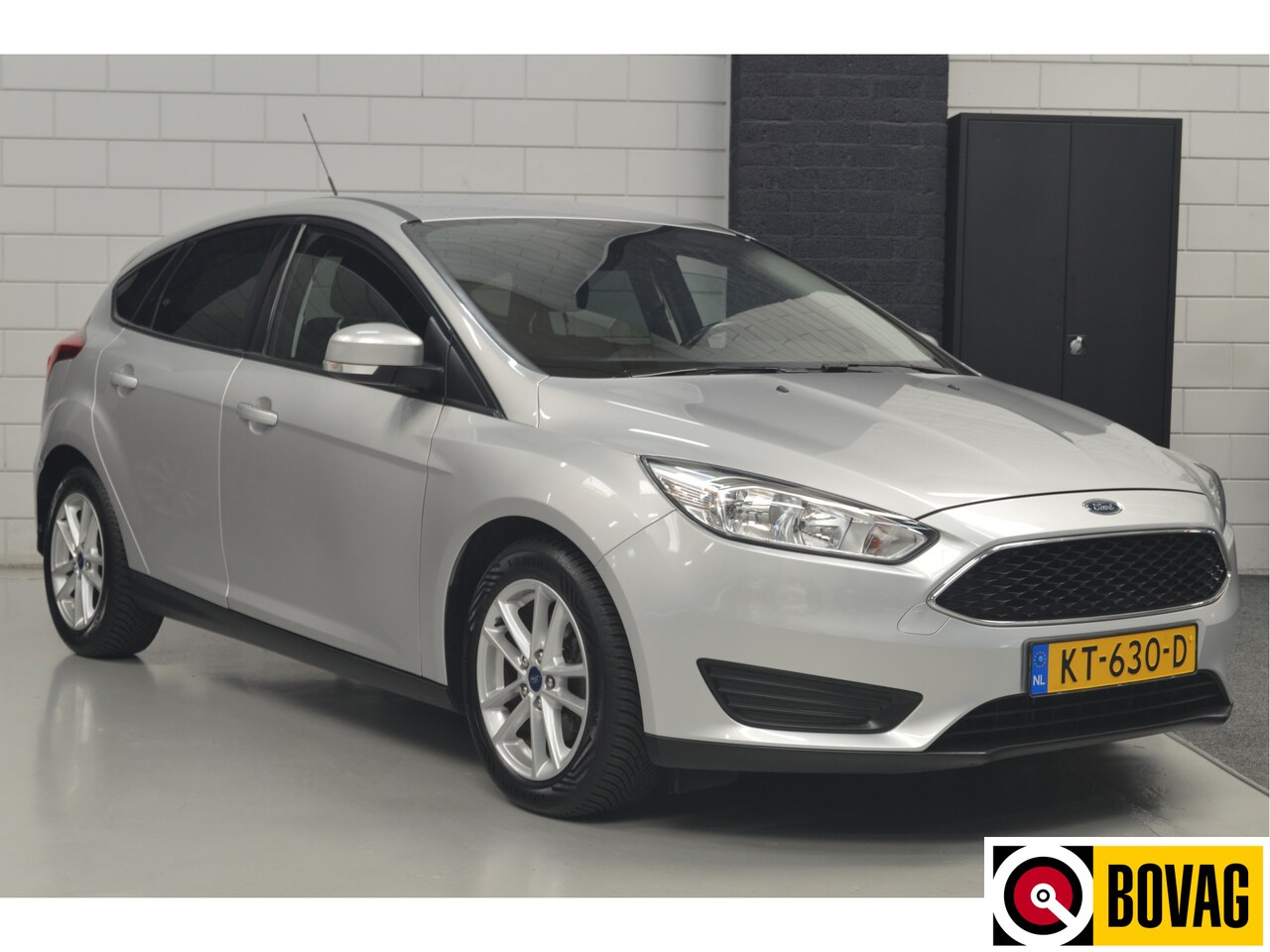 Ford Focus - 1.0 Trend // 93.000 km // AIRCO // CRUISE // TREKHAAK // NAVI // - AutoWereld.nl