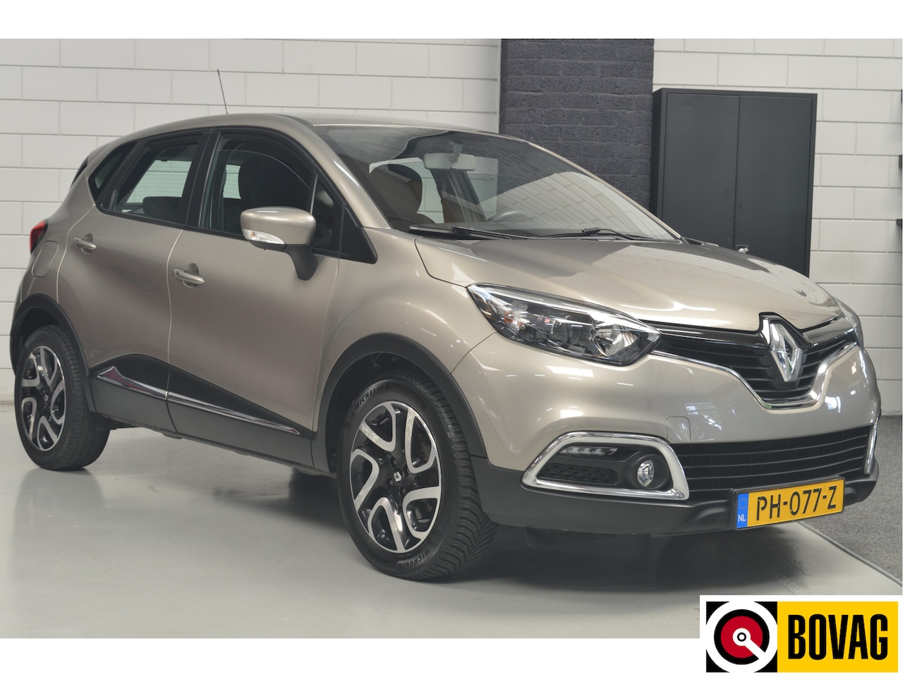 Renault Captur - 1.2 TCe Expression // AUTOMAAT // AIRCO // CRUISE // KEYLESS ENTRY // 124.000 km // - AutoWereld.nl