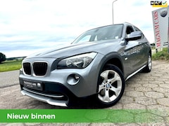 BMW X1 - SDrive18i Executive NAP-Airco-Navi Scherm-Trekhaak-Velgen