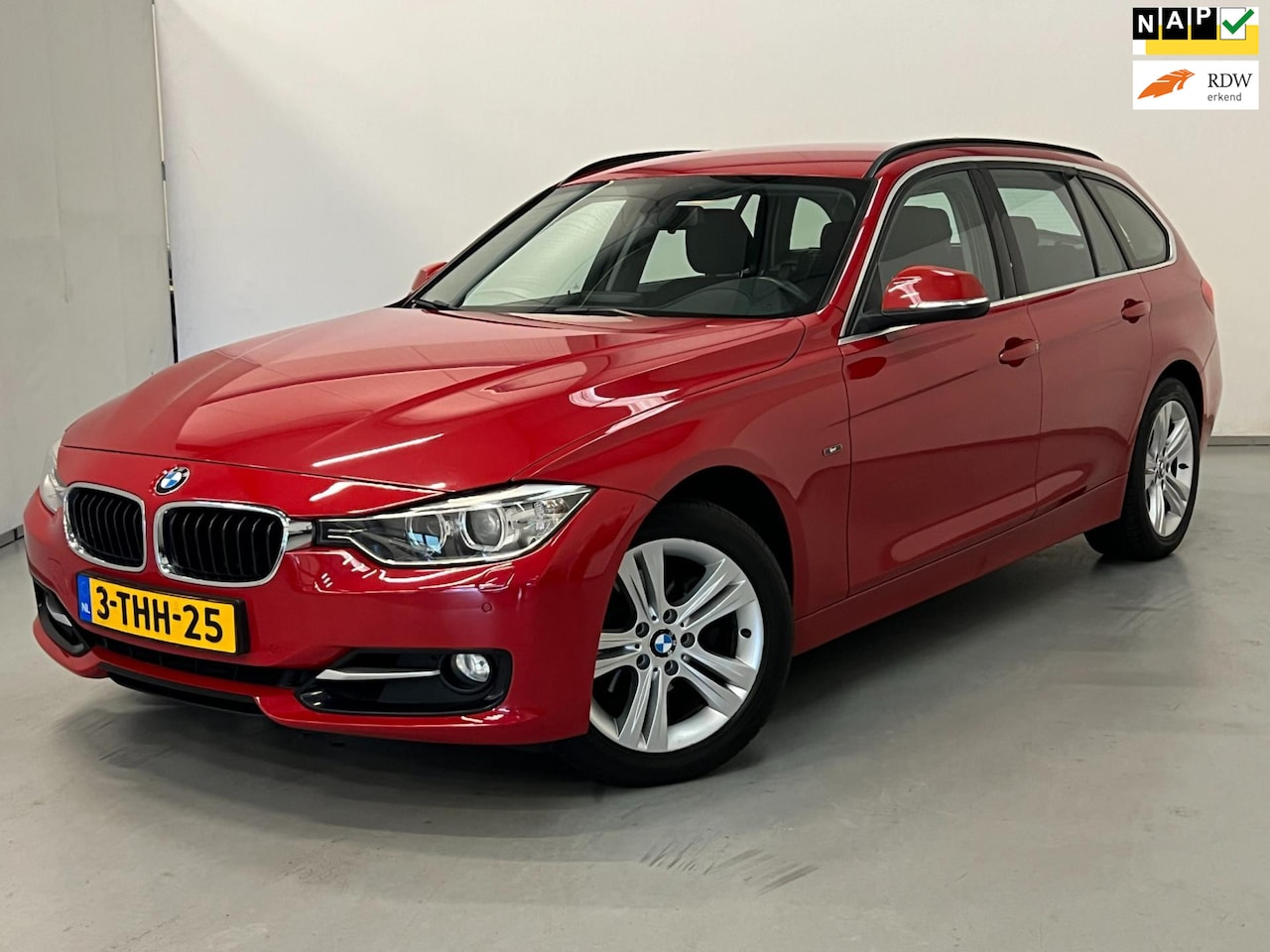 BMW 3-serie Touring - 320i Sport / NL-auto / Xenon / Navi / Trekhaak - AutoWereld.nl
