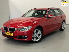 BMW 3-serie Touring - 320i Sport / NL-auto / Xenon / Navi / Trekhaak