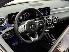 Mercedes-Benz A-klasse - 250 e Business Solution AMG Limited | Pano | Ambient Light | Camera | LED | MBUX | 19 inch