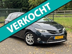 Toyota Auris - 1.8 Hybrid Lease Pro /Xenon/Navi/Stoelverwarming/Pano/