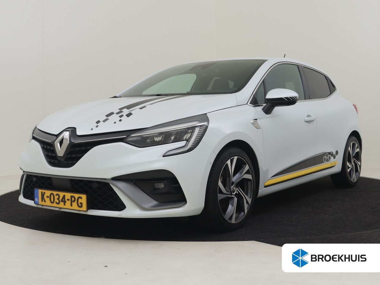 Renault Clio - 1.6 E-Tech Hybrid 140 R.S. Line 140pk Automaat | 360 camera | Navigatie | Bose audiosystee - AutoWereld.nl