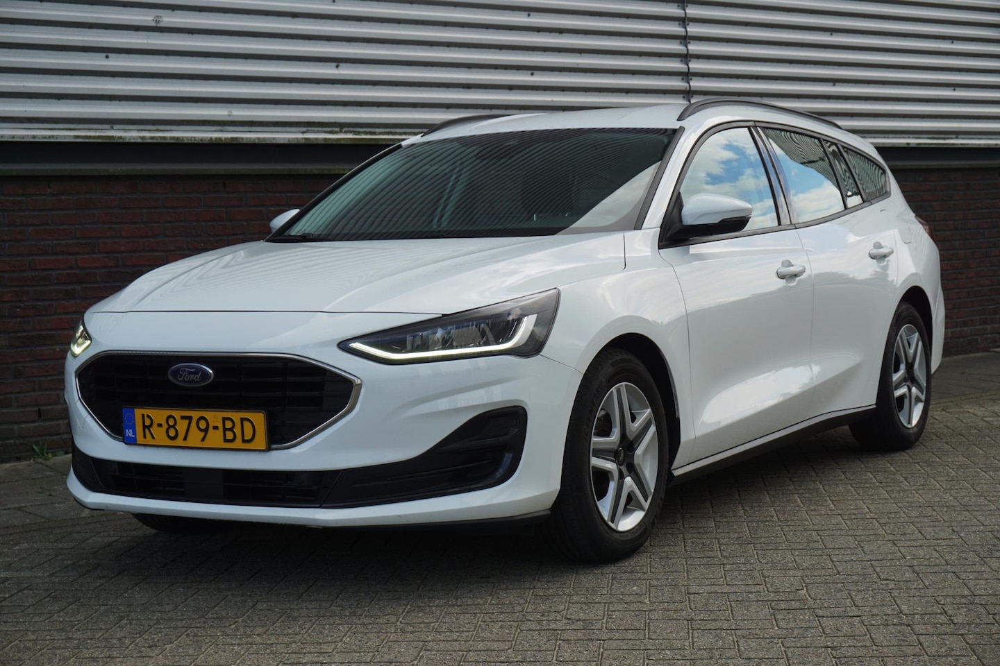Ford Focus Wagon - 1.0 EcoBoost 125PK Hybrid Connected/Comfort Stoel/ Trekhaak. - AutoWereld.nl
