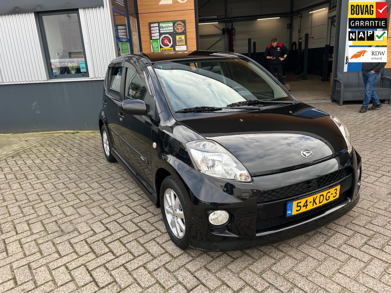 Daihatsu Sirion 2 - 1.5-16V Sport 3 maanden garantie nieuwe apk aflevering beurt compleet gereinigd en gepoets - AutoWereld.nl