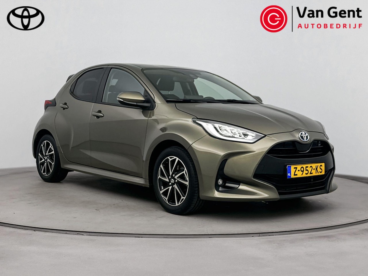 Toyota Yaris - 1.5 Hybrid Dynamic | LED | Clima | Apple Carplay / Android Auto - AutoWereld.nl