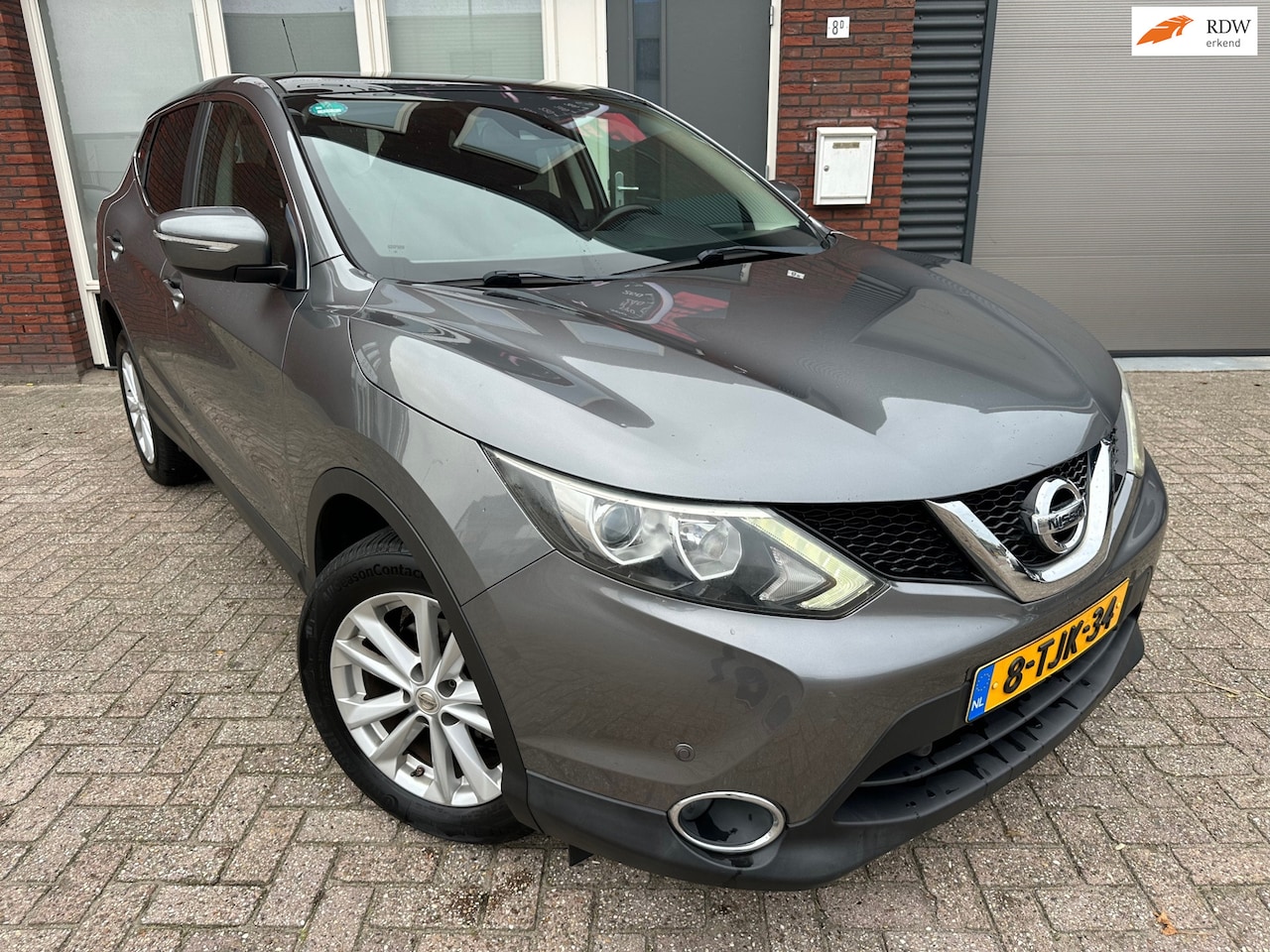 Nissan Qashqai - 1.2 Connect Edition / Pano / Navi / Camera / PDC / Keyless - AutoWereld.nl