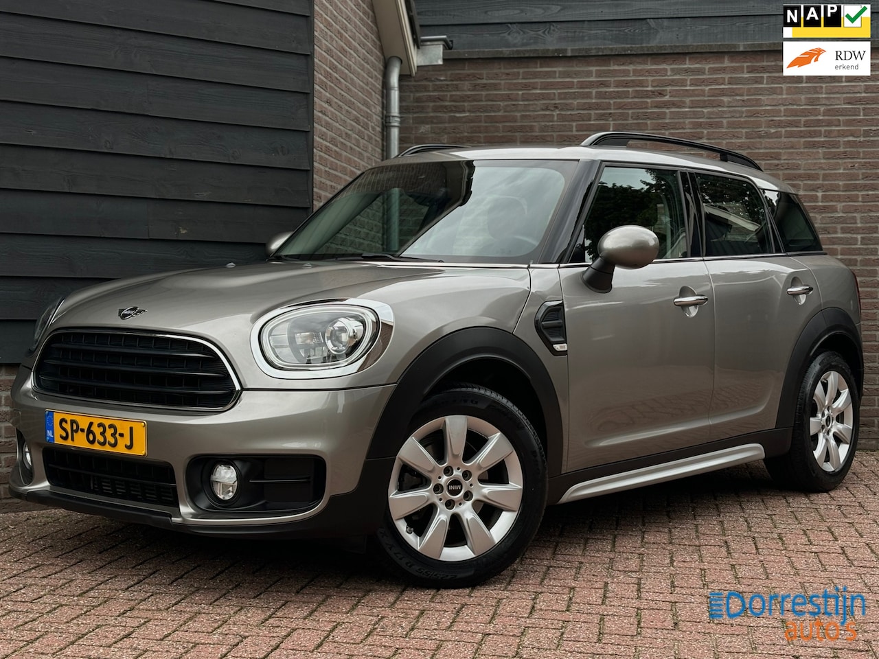 MINI Countryman - 1.5 One Pepper | Navi | PDC | Led | NAP | Eerste eigenaar - AutoWereld.nl