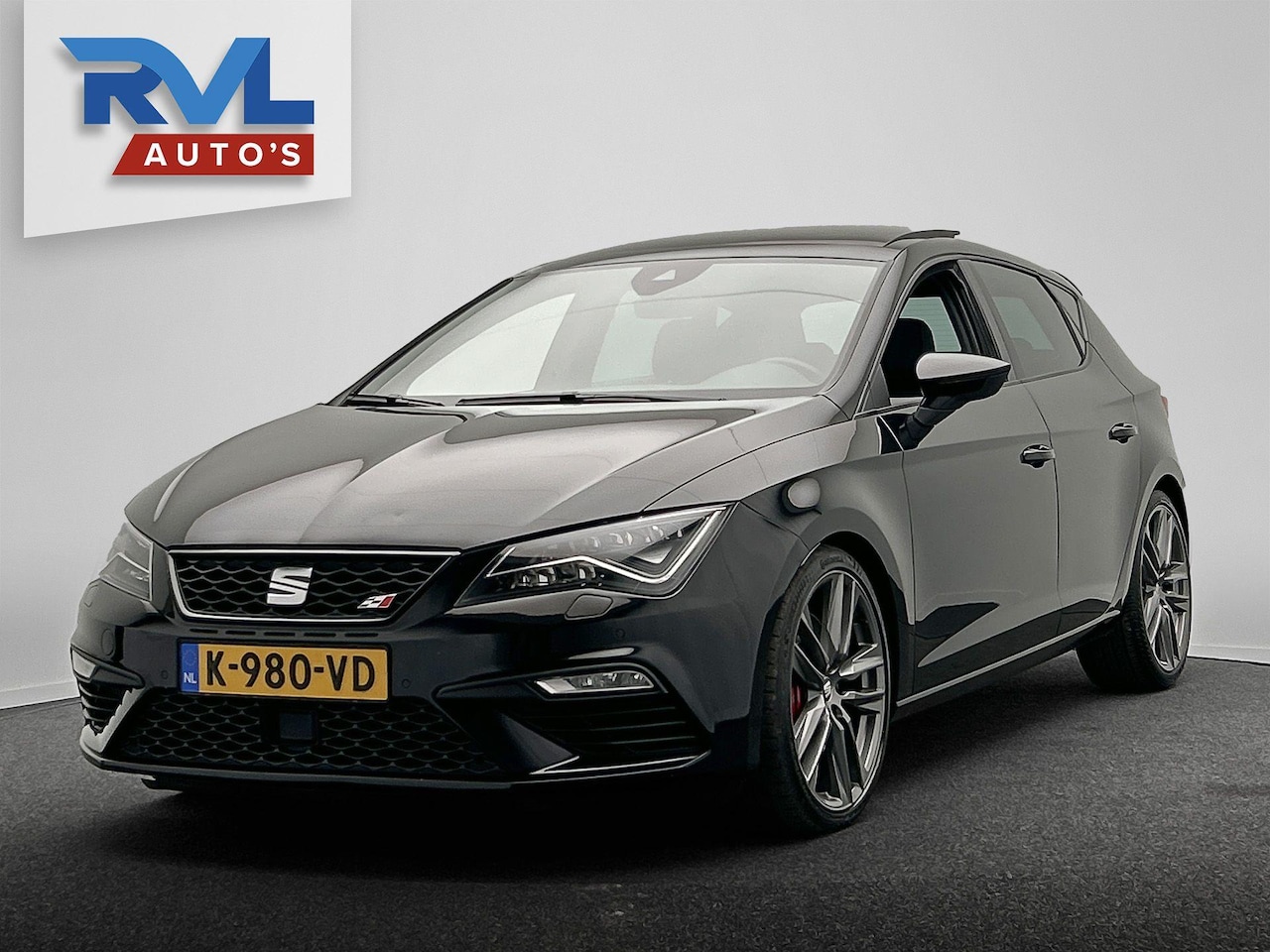 SEAT Leon - 2.0 TSI CUPRA R Carplay Adaptive-cruise Virtual-cockpit Camera Panorama-dak Navigatie - AutoWereld.nl