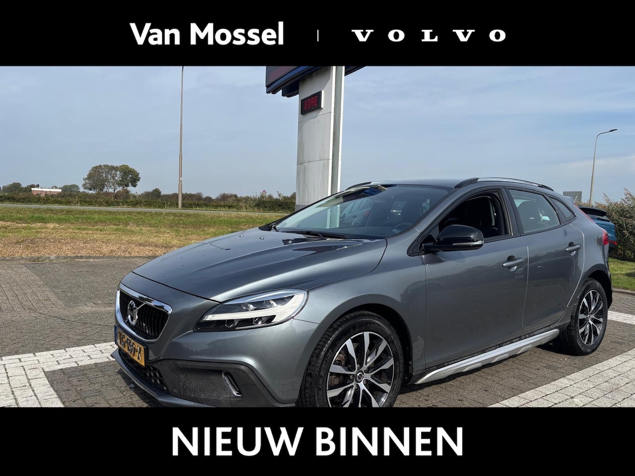 Volvo V40 Cross Country - 1.5 T3 Dynamic Edition |Automaat - AutoWereld.nl