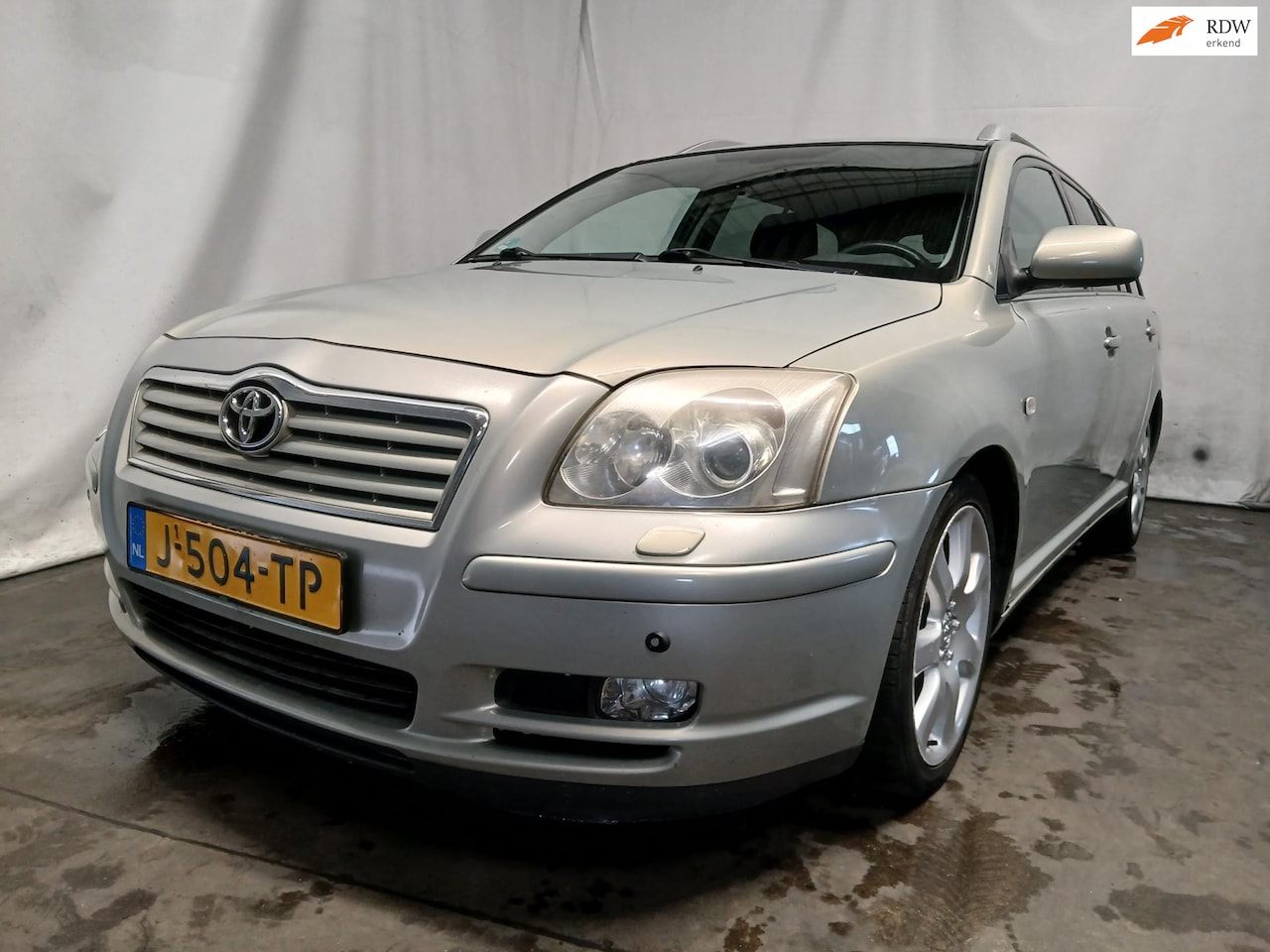 Toyota Avensis Wagon - 2.4 VVTi Executive - Schade - AutoWereld.nl