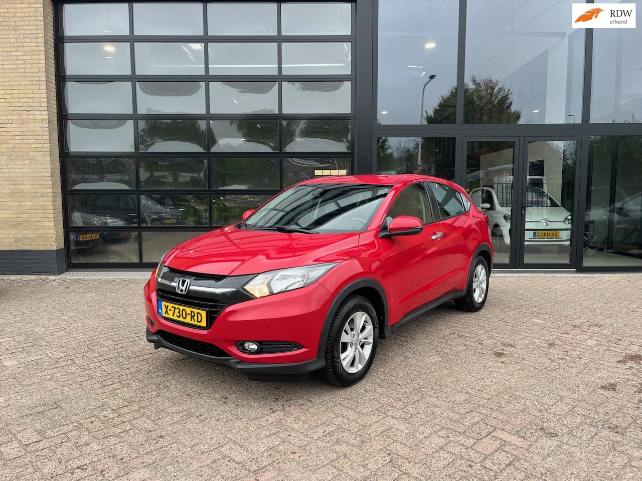 Honda HR-V - 1.5 i-VTEC Elegance 1.5 i-VTEC Elegance, Navi, Leer, Trekhaak - AutoWereld.nl
