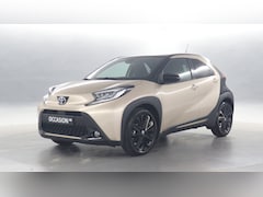 Toyota Aygo X - 1.0 VVT-i S-CVT Automaat Premium / Navigatie / Stoelverwarming / Camera