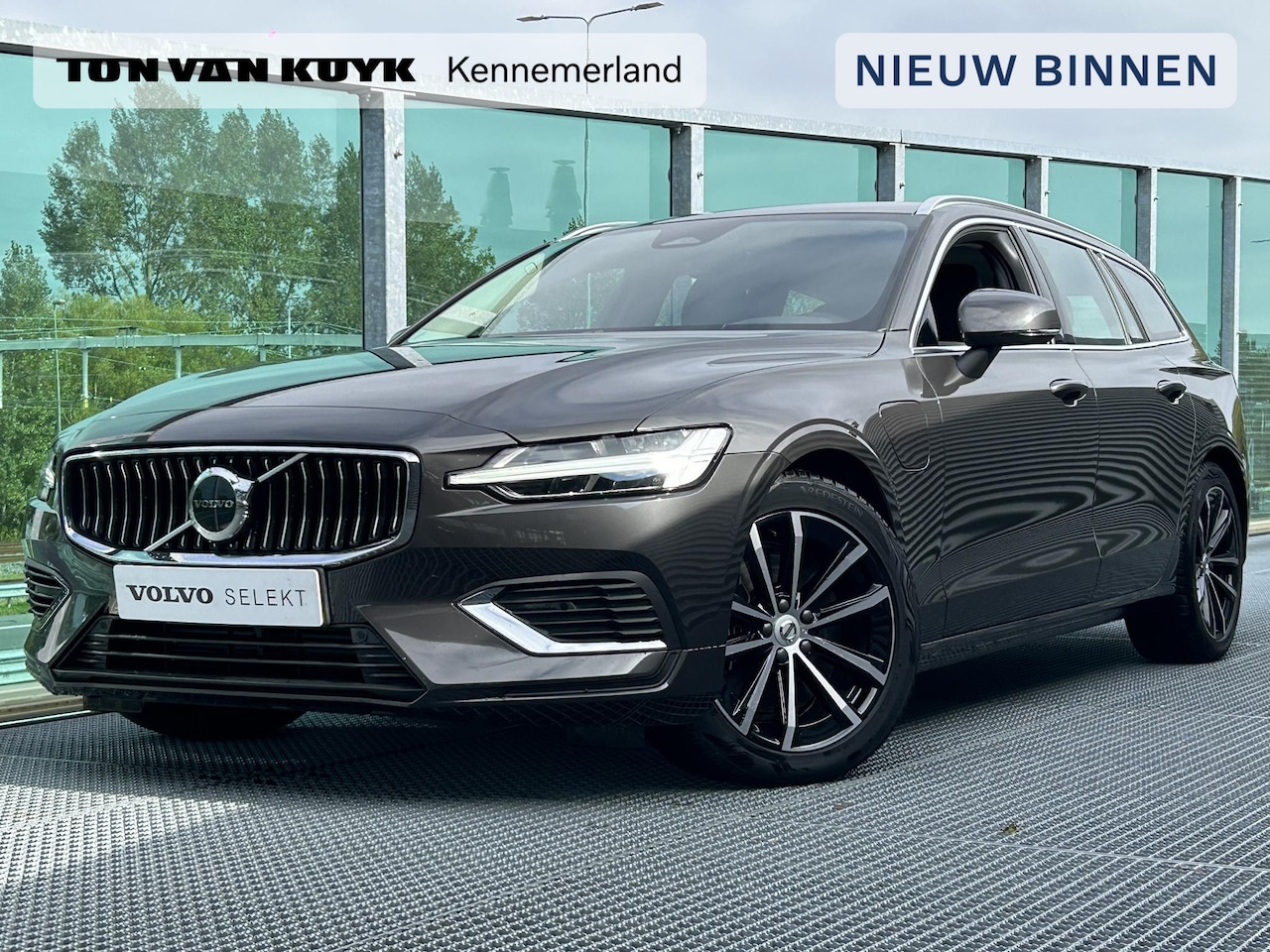 Volvo V60 - 2.0 T6 Plug-in hybrid AWD Essential Bright PHEV, Automaat, Driver assist, BLIS, Trekhaak s - AutoWereld.nl