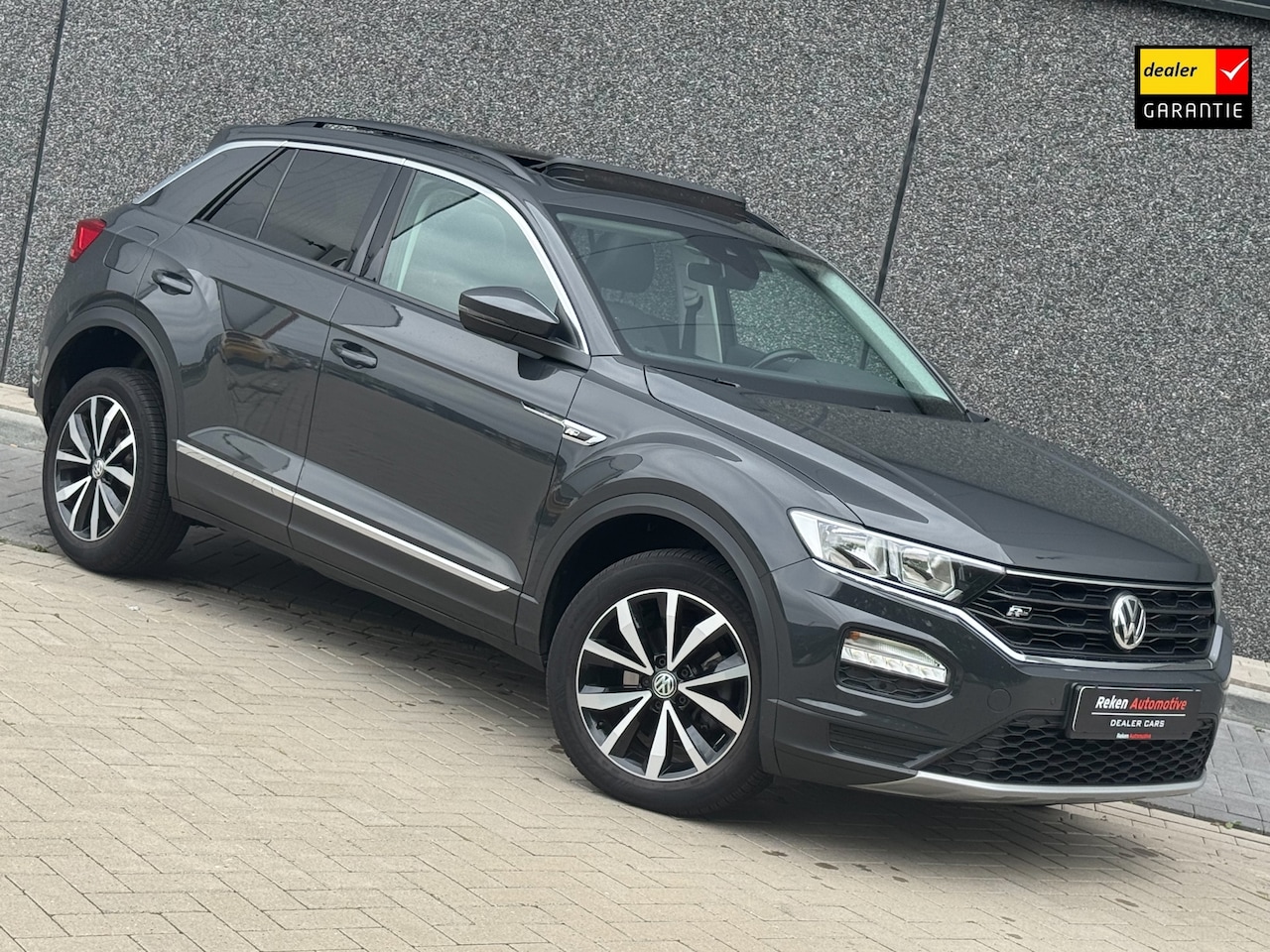 Volkswagen T-Roc - 1.0 TSI R-line Pano Carplay 116 PK Led Pdc - AutoWereld.nl
