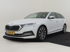 Skoda Octavia Combi - 1.5 TSI First Edition 150pk Head up display | Navigatie | App connect | Dodehoekdetectie |