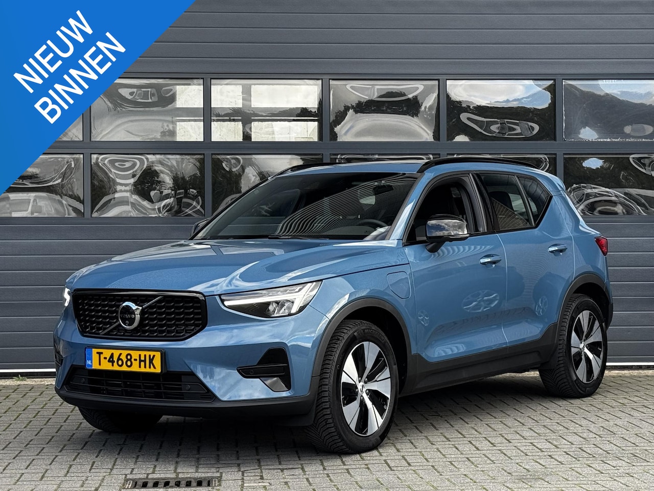 Volvo XC40 - 1.5 T4 PLUG-IN HYBRID PLUS DARK I TREKHAAK I HARMAN KARDON I SCHUIFDAK I AUTOMAAT I DEALER - AutoWereld.nl
