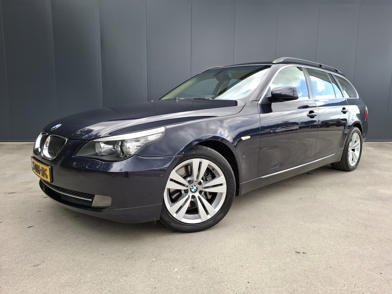 BMW 5-serie Touring - 530xd AUTOMAAT 6 CILINDER CAMERA XENON LEER NAVI ECC - AutoWereld.nl