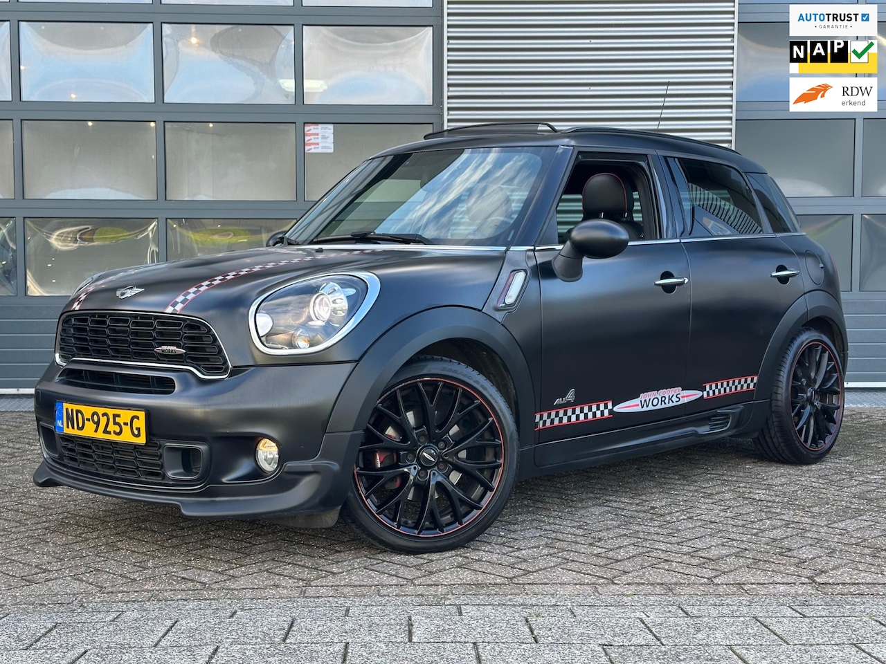 MINI Countryman - Mini 1.6 John Cooper Works ALL4 Chili | Pano | CRUISECR | NAVI | PDC - AutoWereld.nl