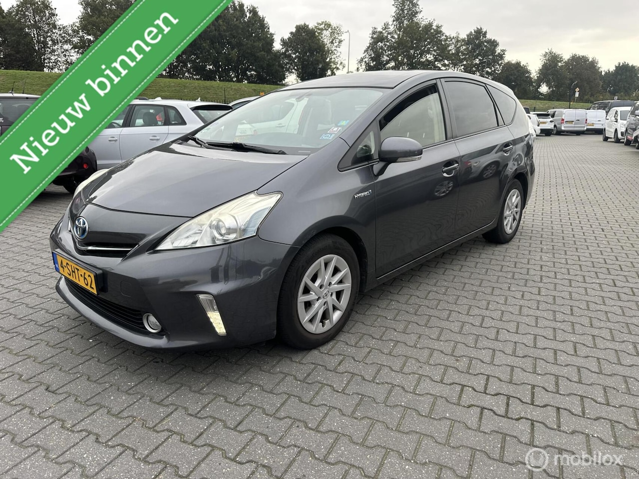 Toyota Prius Wagon - 1.8 Dynamic Business 7 persoons - AutoWereld.nl