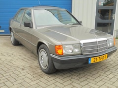Mercedes-Benz 190-serie - 2.0 E AUTOMAAT SCHUIFDAK