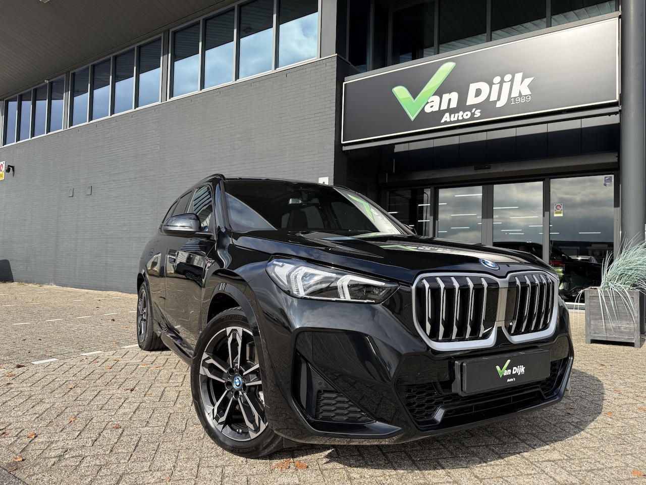 BMW X1 - xDrive30e M-Sport Panodak Navi Camera Leer Trekhaak H+K 19'' - AutoWereld.nl