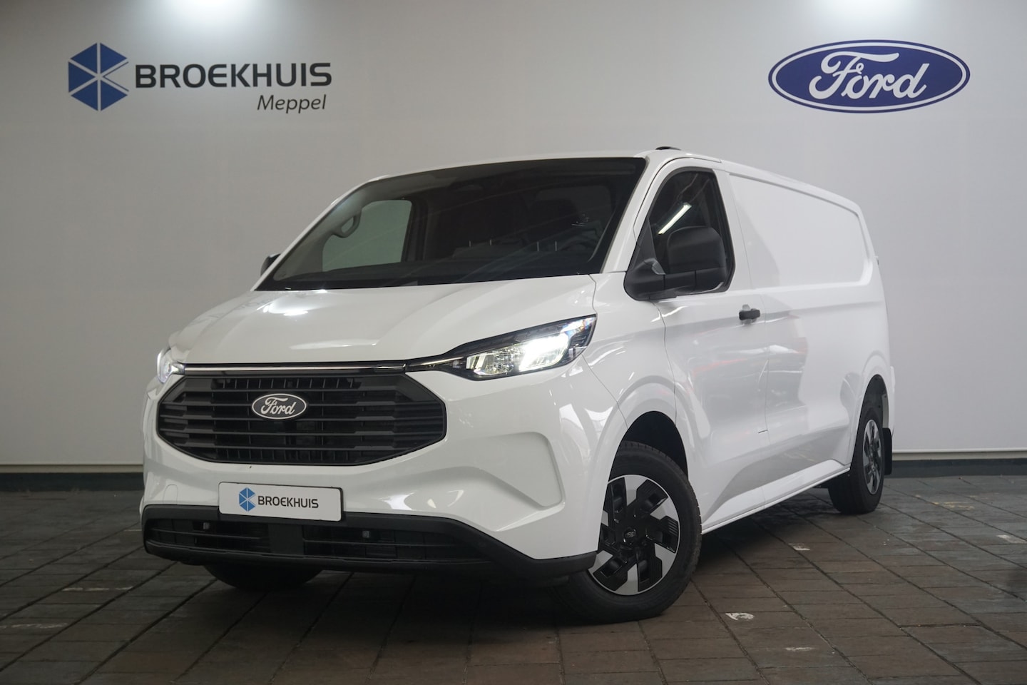 Ford Transit Custom - 320 2.5 PHEV L2H1 Trend | 1-fase laadkabel mode 3 16A, 10 meter (PHEV) | 13 polige trekhaa - AutoWereld.nl
