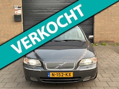 Volvo V70 - 2.5T Momentum Climate C Cruise C Navi PDC Lm velgen Lederbekleding