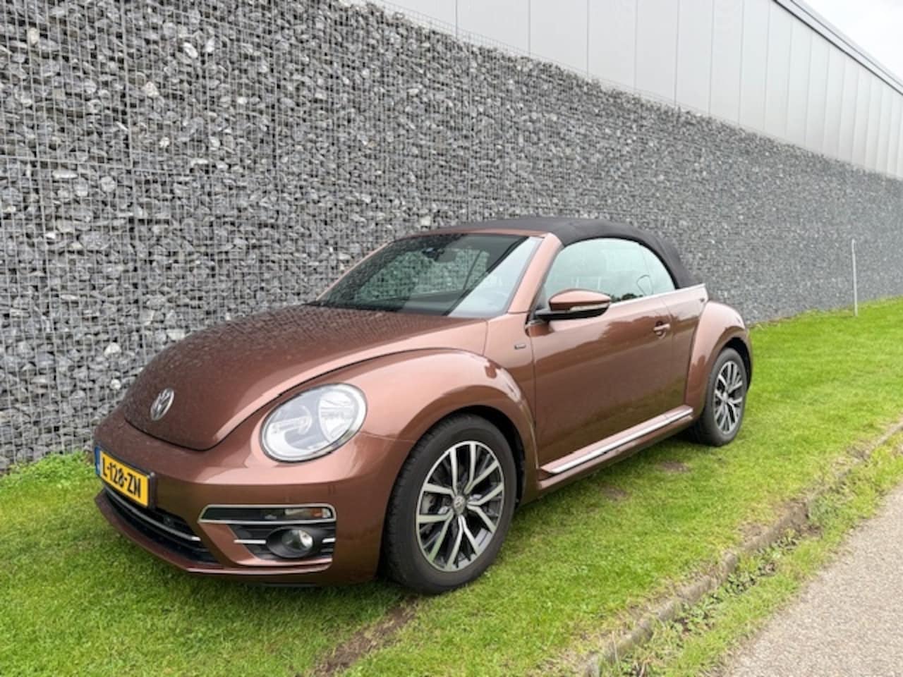 Volkswagen Beetle Cabriolet - 1.2 TSI All Star - AutoWereld.nl