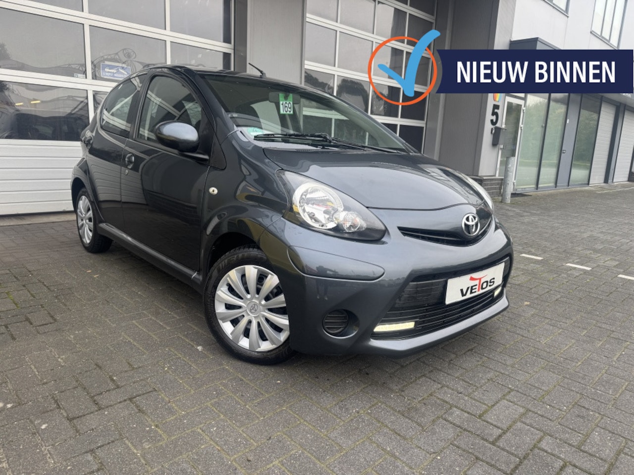 Toyota Aygo - 1.0 VVT-i NAVI / LED / BLUETOOTH - AutoWereld.nl
