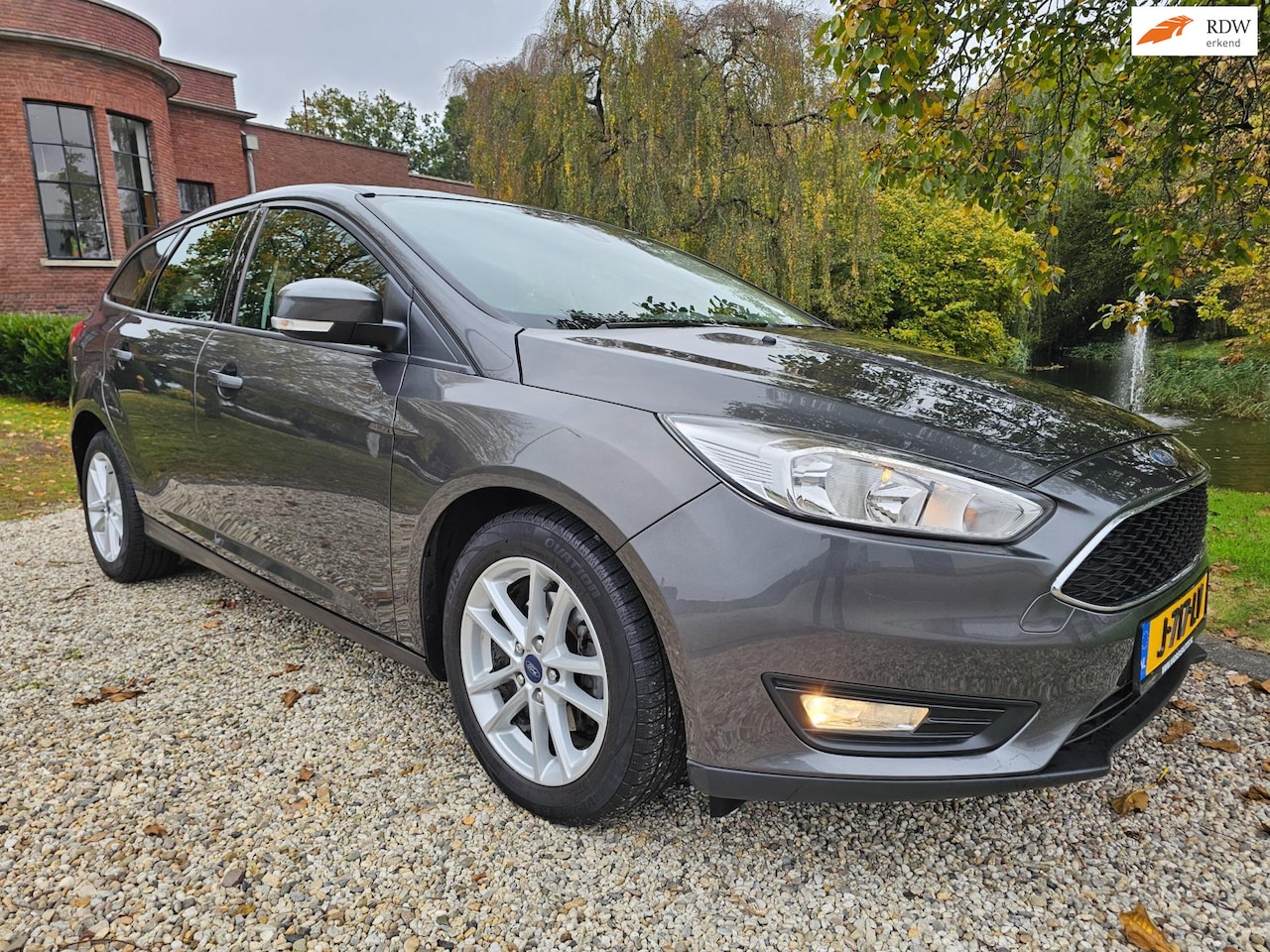 Ford Focus Wagon - 1.0 Titanium AIRCO/cruise *apk:11-2026* - AutoWereld.nl