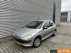 Peugeot 206 - 1.4 Gentry AUTOMAAT Nieuwe APK Scherpe Prijs
