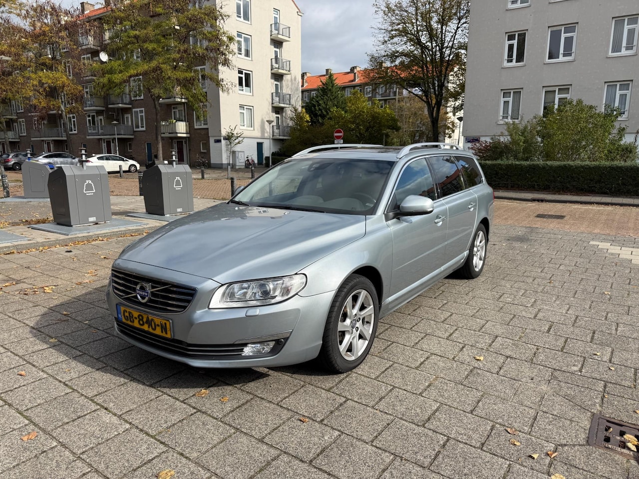Volvo V70 - 2.0 D4 Nordic+ Leder Panorama Euro 6 NW APK - AutoWereld.nl